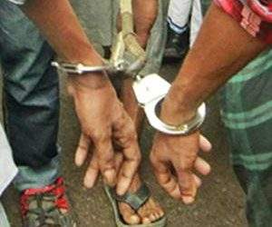 ফতুল্লার আদর্শ স্কুল থেকে ৪৯ জন জামায়াত শিবির আটক