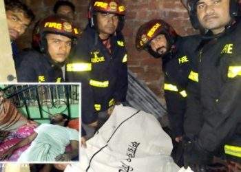 স্ত্রীর পোড়া-দগ্ধ লাশ দেখে বাকরুদ্ধ স্বামী