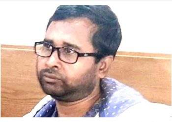 ৯৯৯ এ সাহায্য চেয়ে শ্রী ঘরে প্রতারক