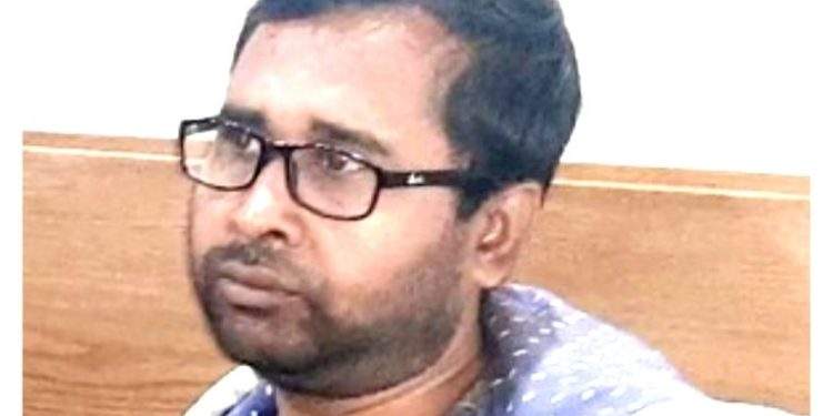 ৯৯৯ এ সাহায্য চেয়ে শ্রী ঘরে প্রতারক