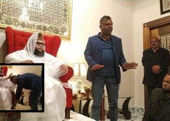 রহস্যজনক কারণে পীরের সাথে সমাঝোতায় সর্বত্র সমালোচনা !