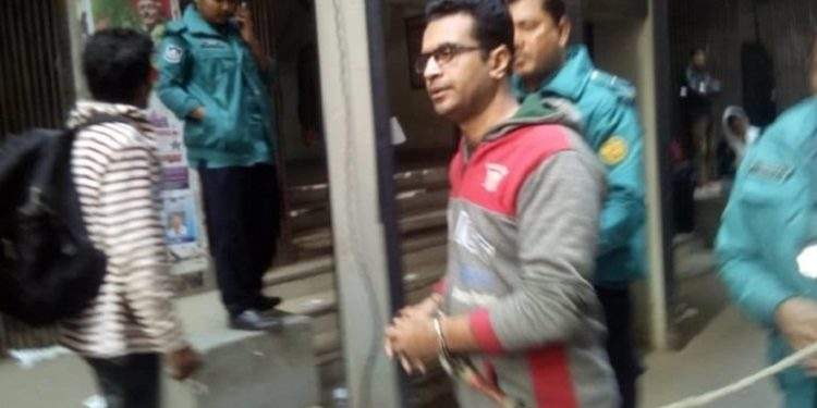 ফতুল্লা থেকে গ্রেফতারকৃত দারোগা রিমাণ্ডে !