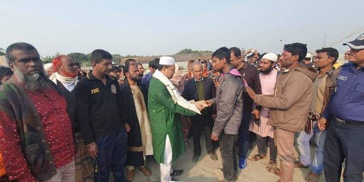 ডকইয়ার্ডে মোবাইল কোর্ট করুন : ডিসি