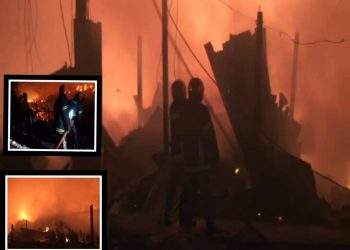 ফতুল্লায় ইসদাইরে আগুনে পুড়লো ৬০টি বস্তিঘর 