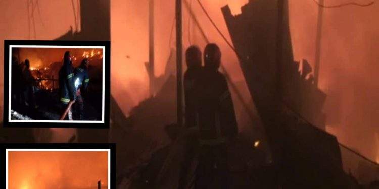 ফতুল্লায় ইসদাইরে আগুনে পুড়লো ৬০টি বস্তিঘর 