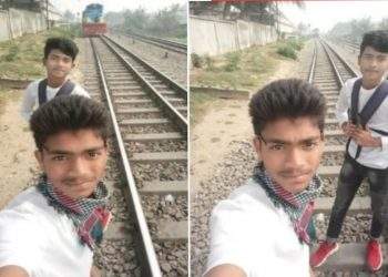 সেলফি তুলতে গিয়ে ট্রেনের ধাক্কায় স্কুলছাত্রের মৃত্যু
