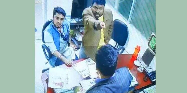 ফতুল্লার বিসিকে দুই চাঁদাবাজের এ্যাকশন ! অতঃপর কারাবাস