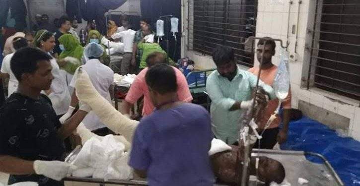 সিদ্ধিরগঞ্জে গ্যাসলাইন বিস্ফোরণে একই পরিবারের দগ্ধ ৮