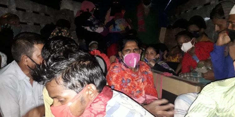 ফতুল্লায় গভীর রাতে পলায়নকালে আটক অর্ধশতাধিক !