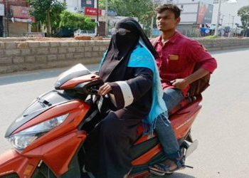 ছেলের জন্য মা ১৪শ’ কি.মি. স্কুটার চালালেন