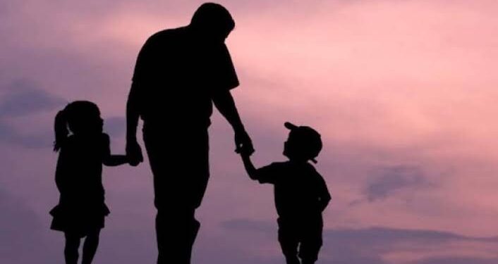 আজ বিশ্ব বাবা দিবস