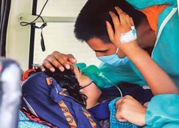 নারায়ণগঞ্জে করোনাকালে অনন্য ভালোবাসা ভাইরাল