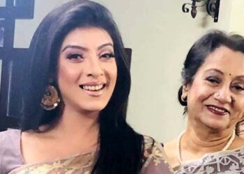 মা হারালেন অভিনেত্রী মৌ