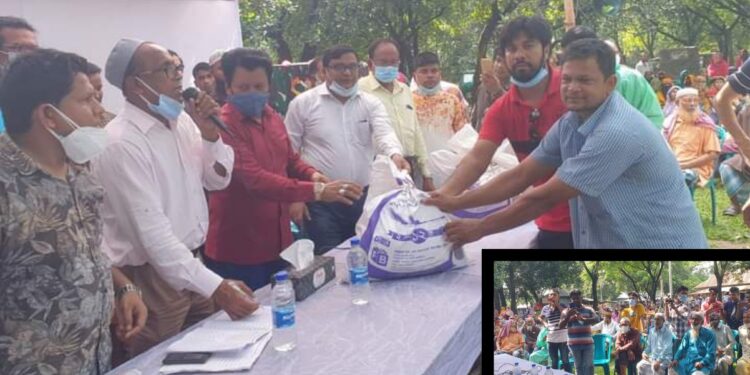 রূপগঞ্জে আন্ডা রফিকের কান্ড ! পুরানো খায়েশে ত্রাণ বিতরণ