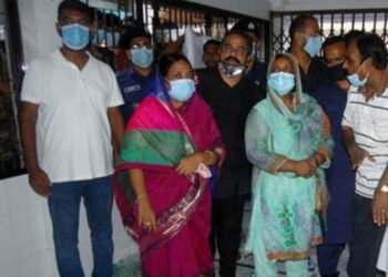 বিস্ফোরণস্থল প‌রিদর্শ‌নে মেয়র আইভী, সড়ক সংস্কারের আশ্বাস