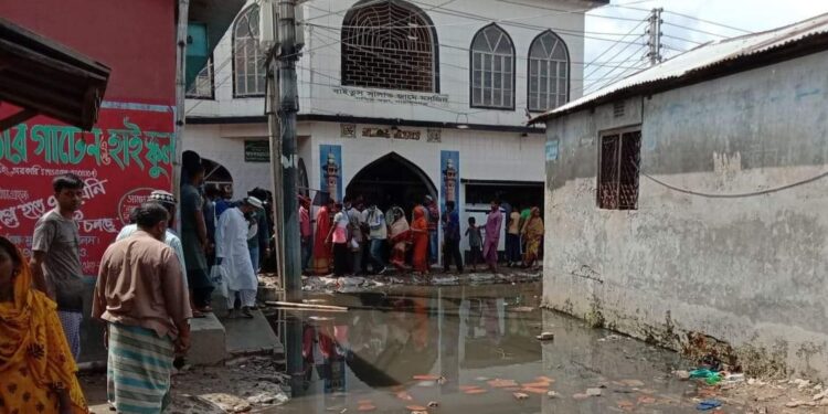 হিন্দু জমি দখল করে গড়ে উঠেছিল নারায়ণগঞ্জের সেই মসজিদ !