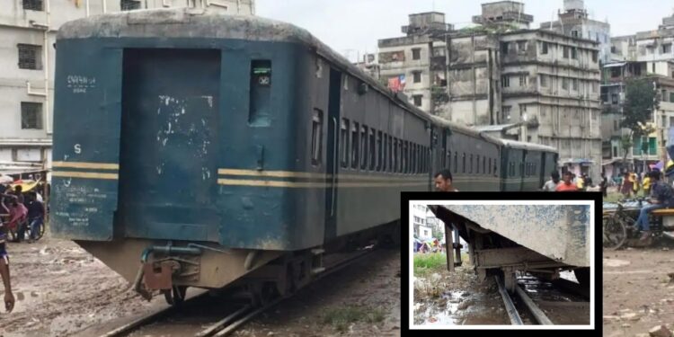 ট্রেন চলাচল ফের শুরু, লাইনচ্যুতির ঘটনা কি নাশকতা ?