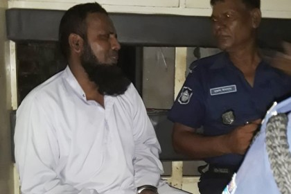 সিদ্ধিরগঞ্জে ছাত্রকে বলাৎকার, শিক্ষক আটক