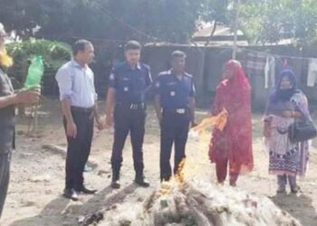 ইলিশ শিকার, আড়াইহাজারে জেলে আটক জাল ধ্বংস