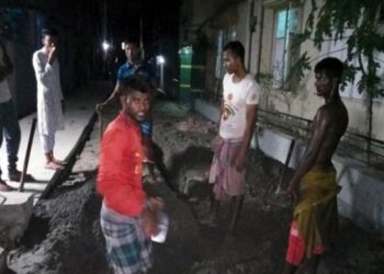 নারায়ণগঞ্জে রাতের আঁধারে অবৈধ গ্যাস সংযোগ !