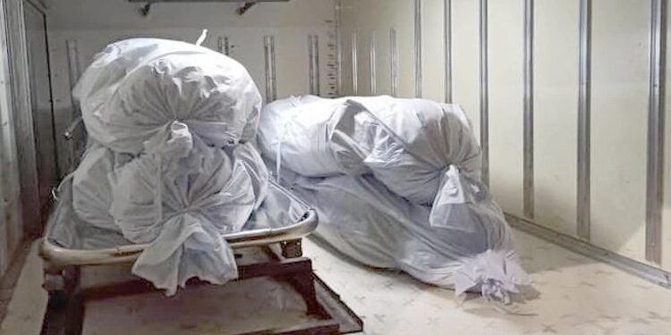 দেখে মনে হবে লাশবাহী গাড়ি, কিন্তু না !