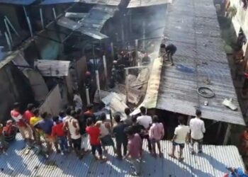 ফতুল্লার কাশীপুরে আগুন, ছাই ১৪ ঘর