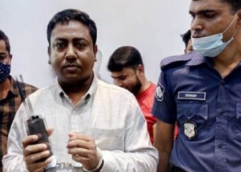 ‘ধান্ধাবাজের কাছে ধান্ধাগিরি !’ ভুয়া পুলিশ আটক