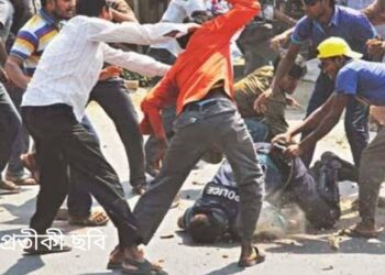 নারায়ণগঞ্জে পুলিশ পিটিয়ে আসামীরা প্রকাশ্যেই !