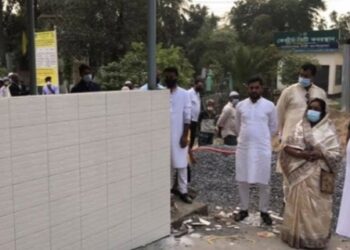 কবরস্থান ও শ্মশান পরিদর্শনে মেয়র