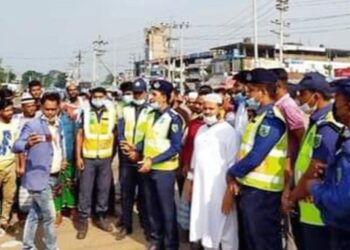 ‘কাচঁপুরে ফুটপাত উচ্ছেদ নাকি নাটক মঞ্চায়ন !’