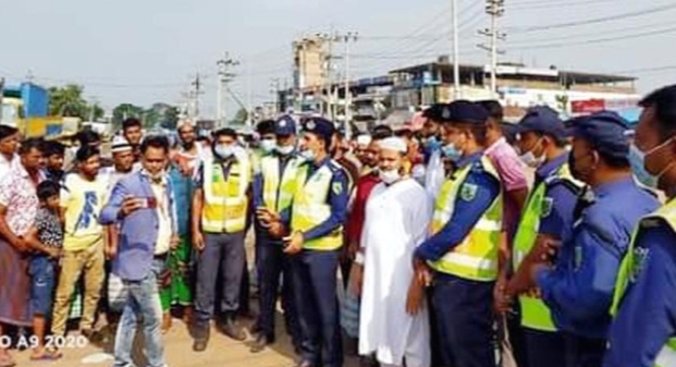 ‘কাচঁপুরে ফুটপাত উচ্ছেদ নাকি নাটক মঞ্চায়ন !’