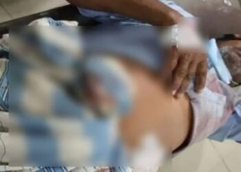 ফতুল্লায় ছেলেকে বাঁচাতে গিয়ে সন্ত্রাসীদের হাতে বাবা খুন