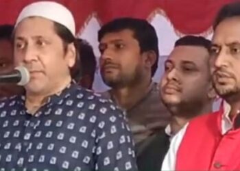 হুমকি দিলে হাত পা ভেঙে দিব