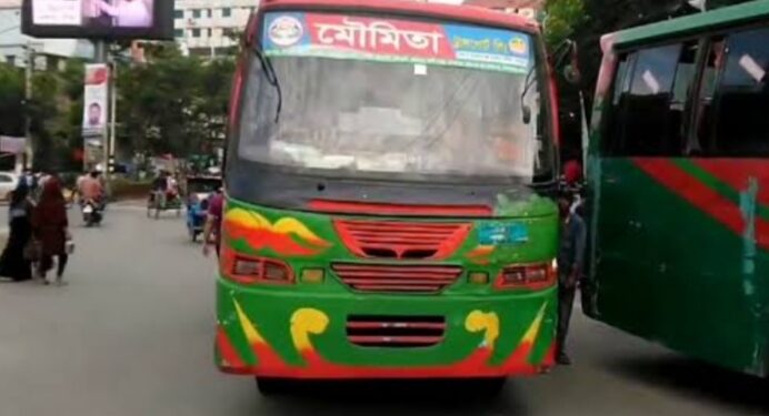 এবার মৌমিতায় অজ্ঞান পার্টি ! প্রাণ গেলো যুবকের