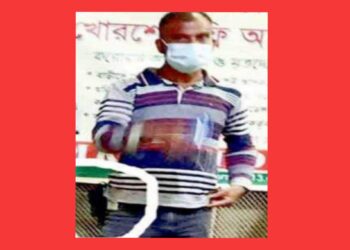 সালিশে সাদা পোশাকের পুলিশের কোমরে পিস্তল