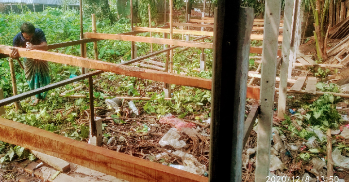 বন্দরে সরকারী খাল দখল করে স্থাপনা নির্মাণের হিড়িক