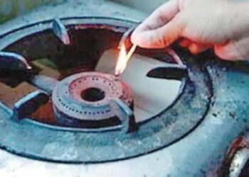 নারায়ণগঞ্জে দিনে নিবু নিবু চুলা, রাত জেগে রান্না