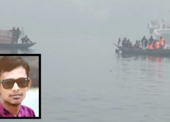 শীতলক্ষায় ট্রলার উল্টে যুবক নিখোঁজ