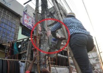 শহরের বঙ্গবন্ধু সড়কে ফুটপাতের অবৈধ মিটার !