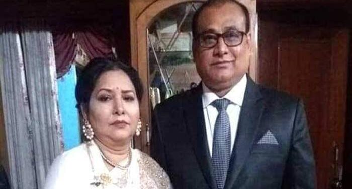 নারায়ণগঞ্জ আদালতে স্ত্রীকে নিয়ে পিপির আত্মসমর্পণ