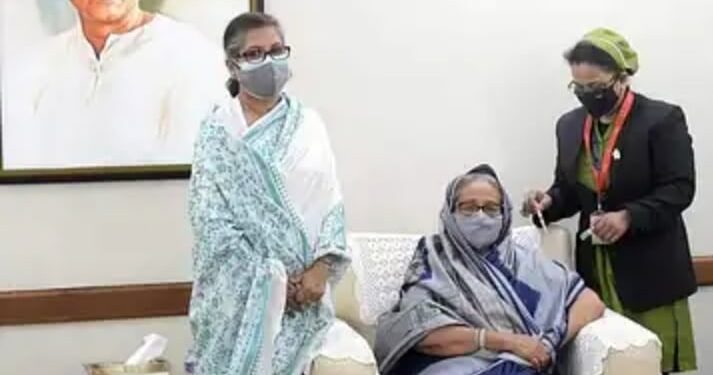 প্রধানমন্ত্রী শেখ হাসিনা টিকা নিয়েছেন