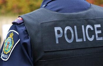 সোনারগাঁয়ে অস্ত্র ও মাদকসহ দারোগা গ্রেফতার !