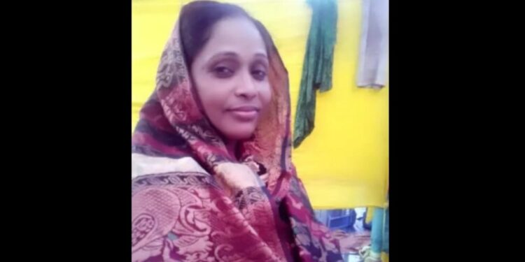 আড়াইহাজারে প্রবাসীর স্ত্রীর মৃত্যু নিয়ে সমালোচনার ঝড়