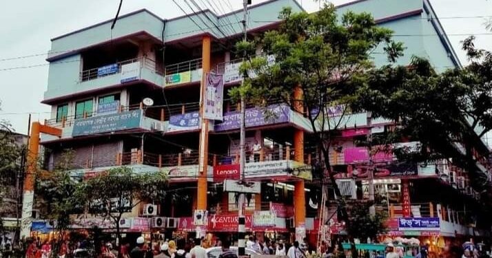 কোন আইন মানেনা সমবায় মার্কেট ! জেলা প্রশাসন একশনে