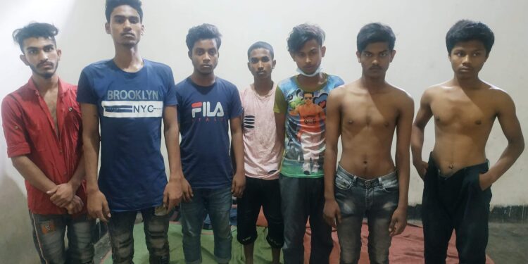 ফতুল্লার ৭ ডাকাতকে গণপিটুনি