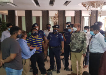 ‘তদন্ত সন্তোষজনক নয়, তাই সরেজমিনে তদন্তে এসেছি’- বিভাগীয় কমিশনার