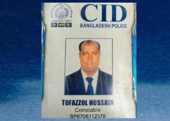 পুলিশ কনস্টেবল কাভার্ডভ্যানের চাপায় নিহত