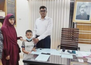 ফেসবুকের কল্যাণে শিশুকে খুঁজে পেল বাবা-মা