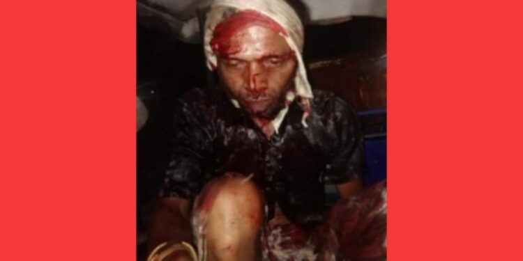 ফতুল্লায় ইজিবাইক চালককে কুপিয়ে রক্তাক্ত