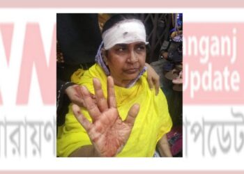 জুতার দর-কষাকষি করায় ! ফুটপাত দখলকারীর কান্ড